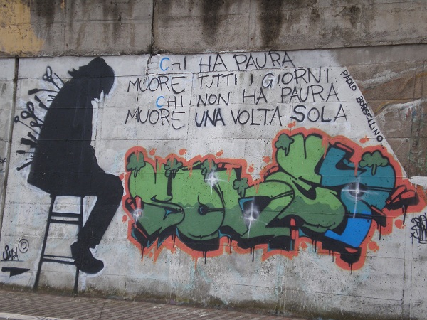 Murale con citazione di Paolo Borsellino